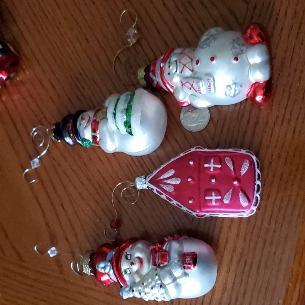 Set of 4 glass Christmas 🎄 ornaments